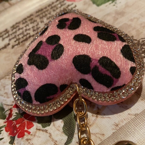 Leopard Heart Rhinestone Tassel Keychain - Picture 15 of 16